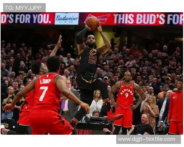 勒布朗詹姆斯季后赛表现超越历史极限引发篮球界热议