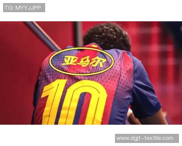 巴黎对阵巴萨的激烈对决让球迷泪流满面情感交织难以自已